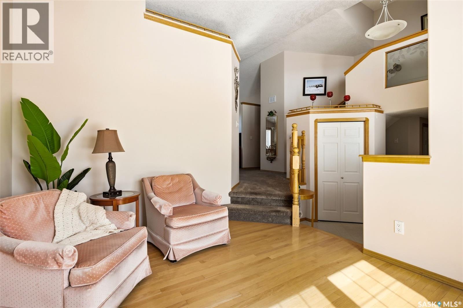 3083 ST JAMES CRESCENT - 8