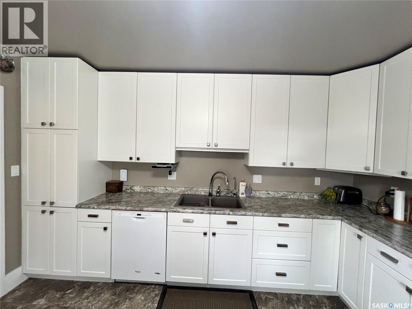 195 ENSIGN STREET - 5