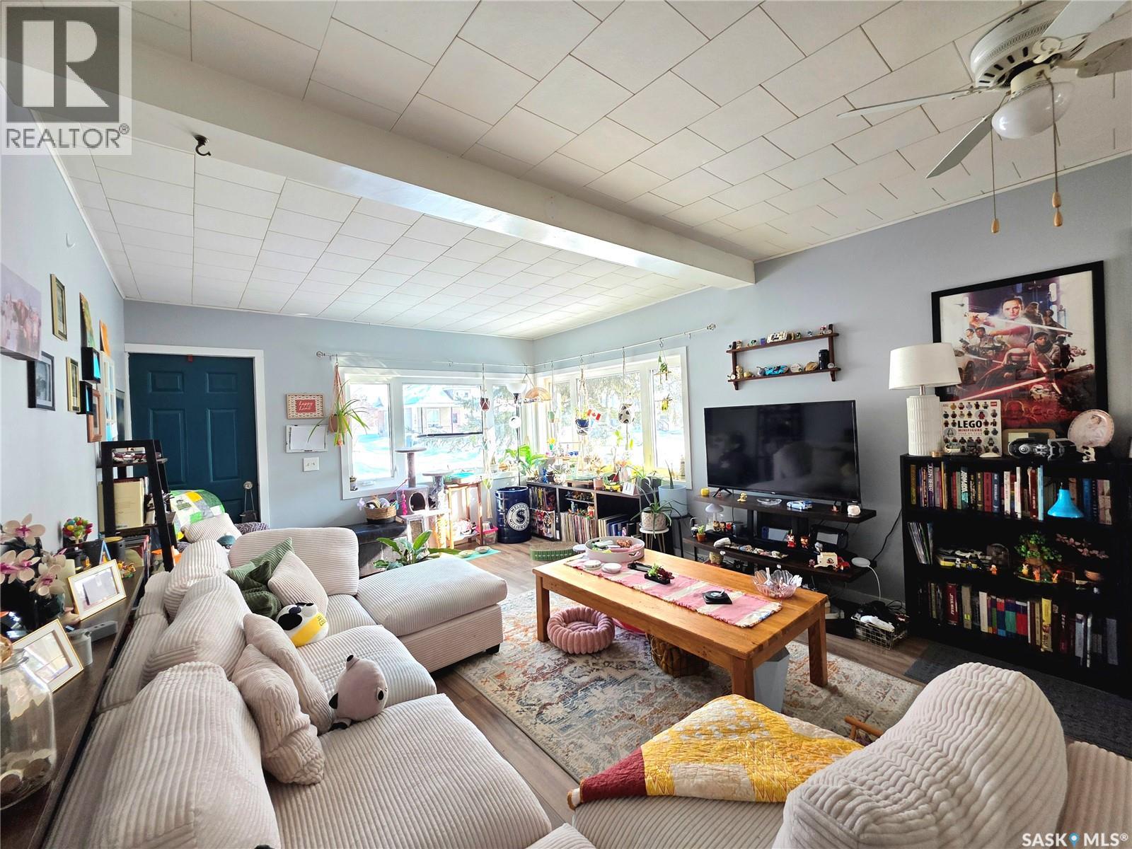 311 5TH AVENUE E - 13