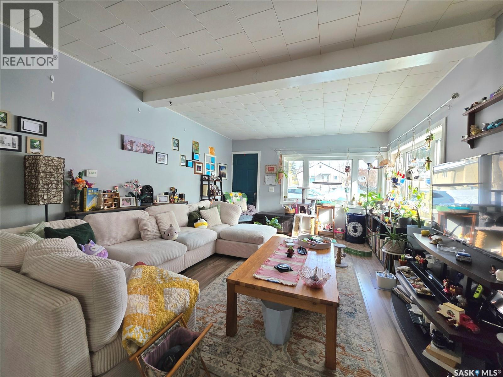 311 5TH AVENUE E - 14