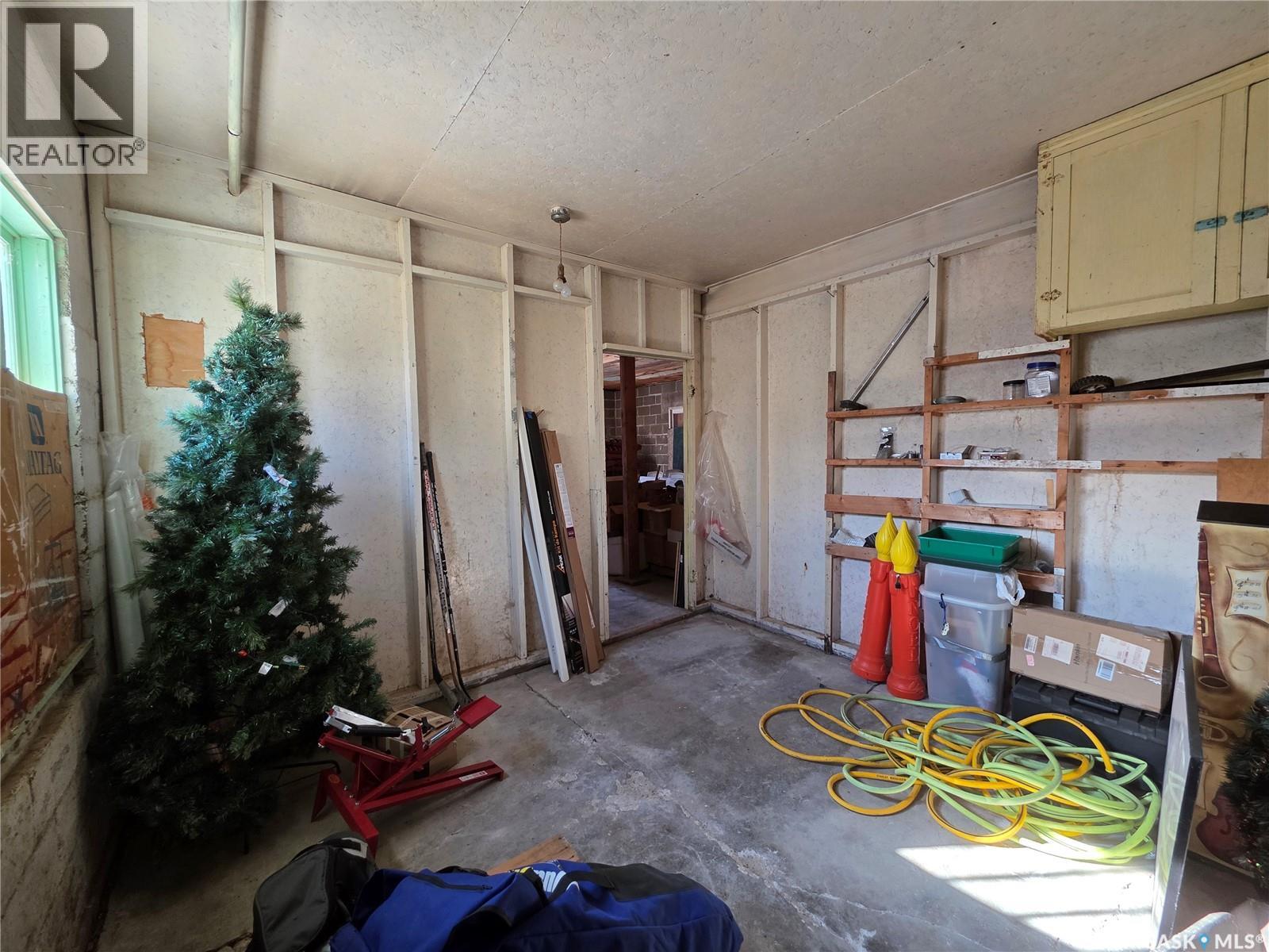 311 5TH AVENUE E - 29