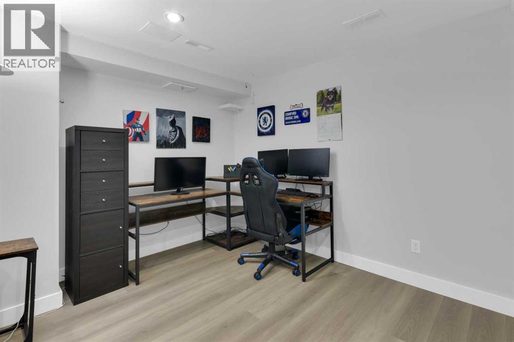 Single Family House for Sale in   Bracewood Drive SW Braeside Calgary 