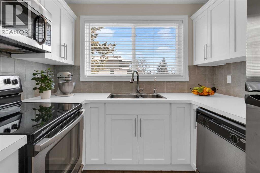 Single Family House for Sale in   Bracewood Drive SW Braeside Calgary 