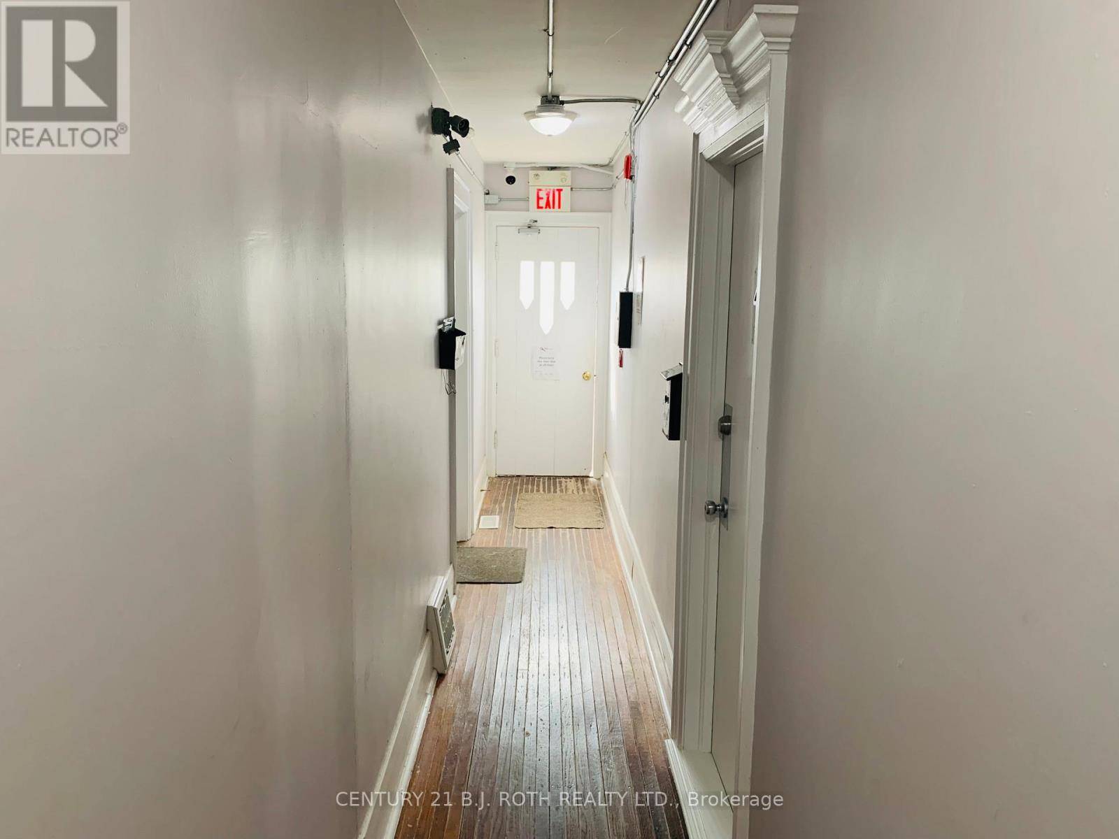 156 DUNLOP STREET W - 7
