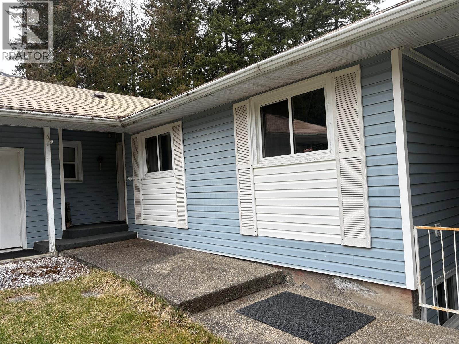 8764 Holding Road, Adams Lake