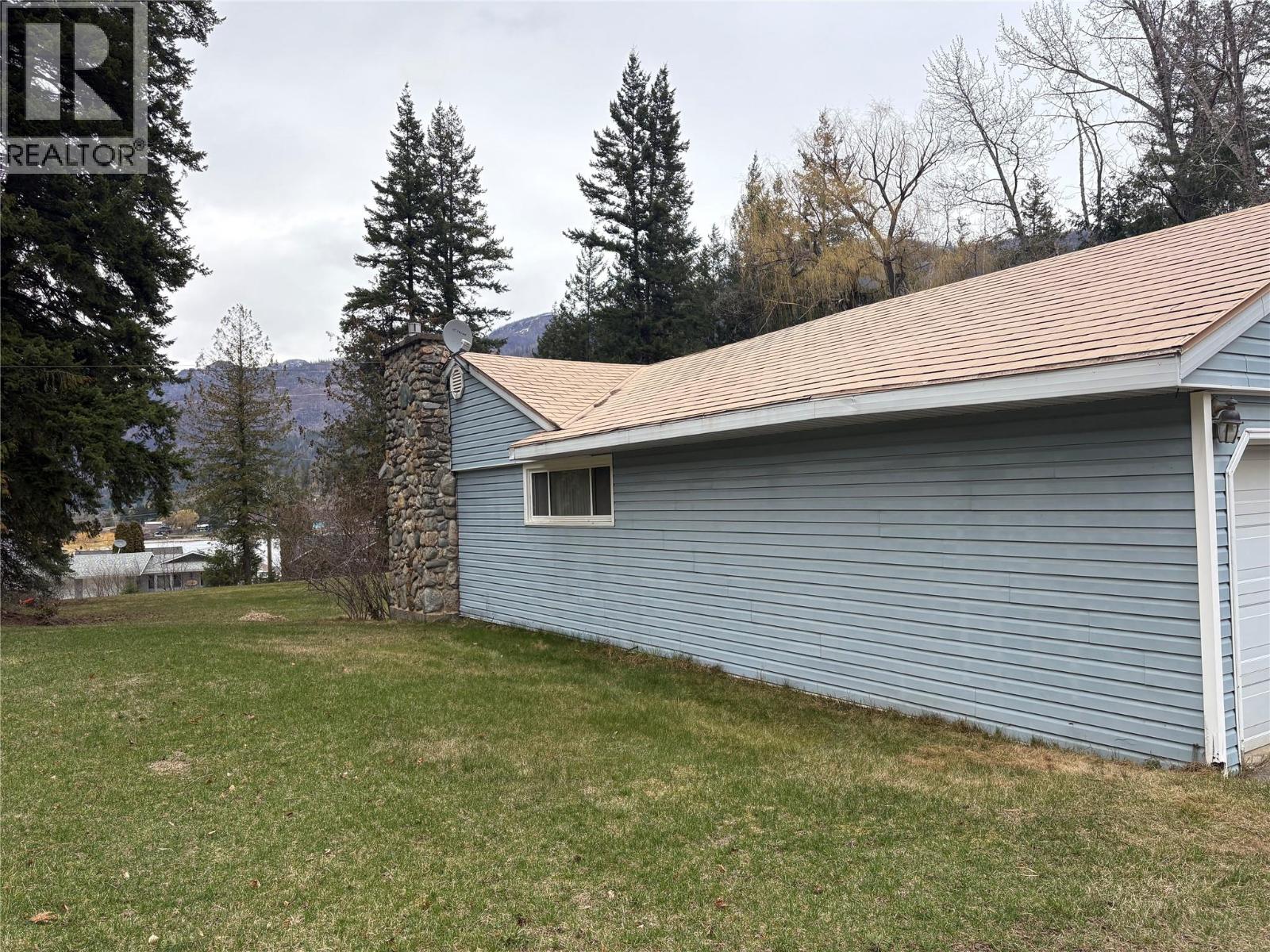 8764 Holding Road, Adams Lake