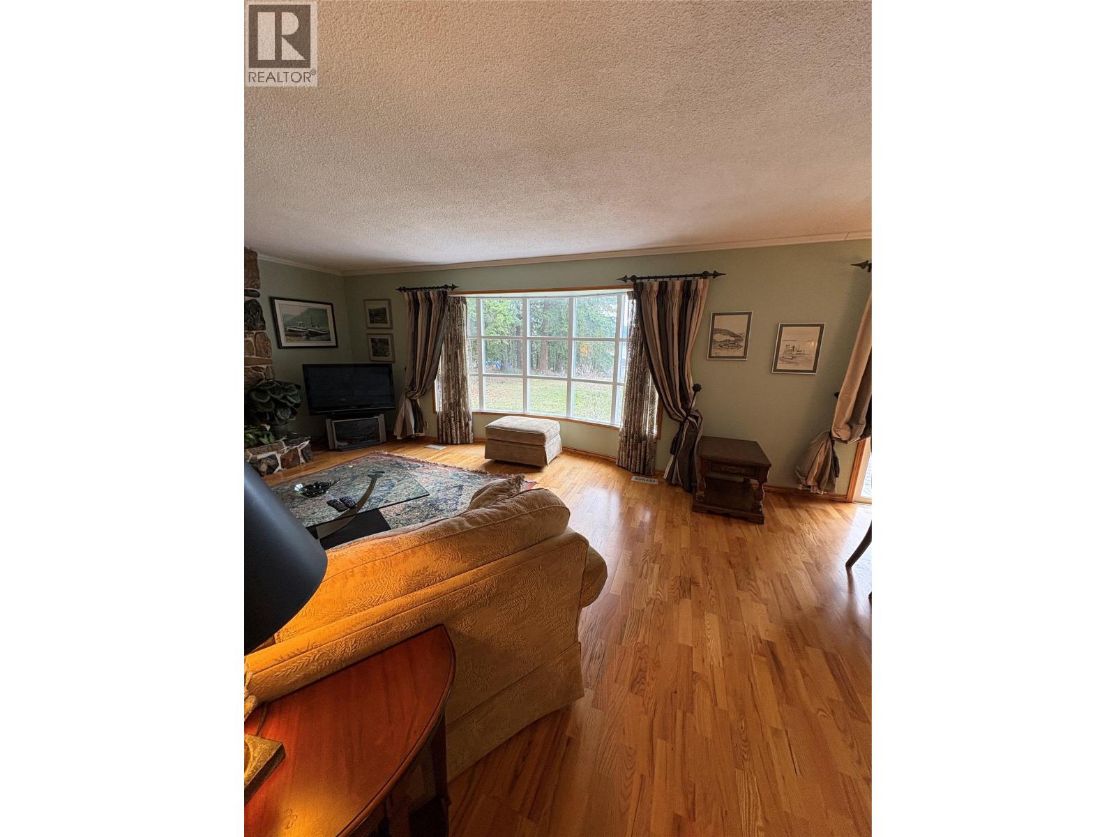 8764 Holding Road, Adams Lake