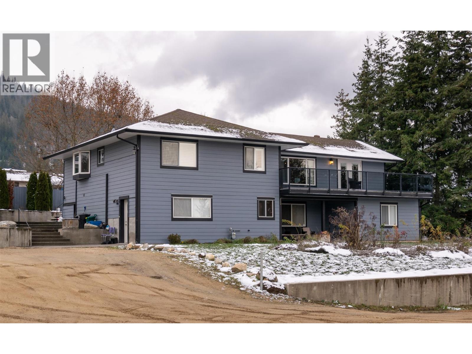 1350 13 AVENUE SE - Image 2