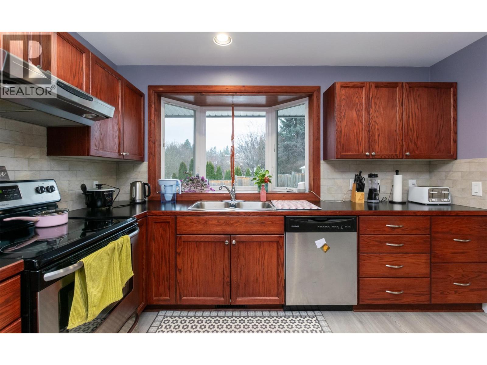 1350 13 AVENUE SE - 5