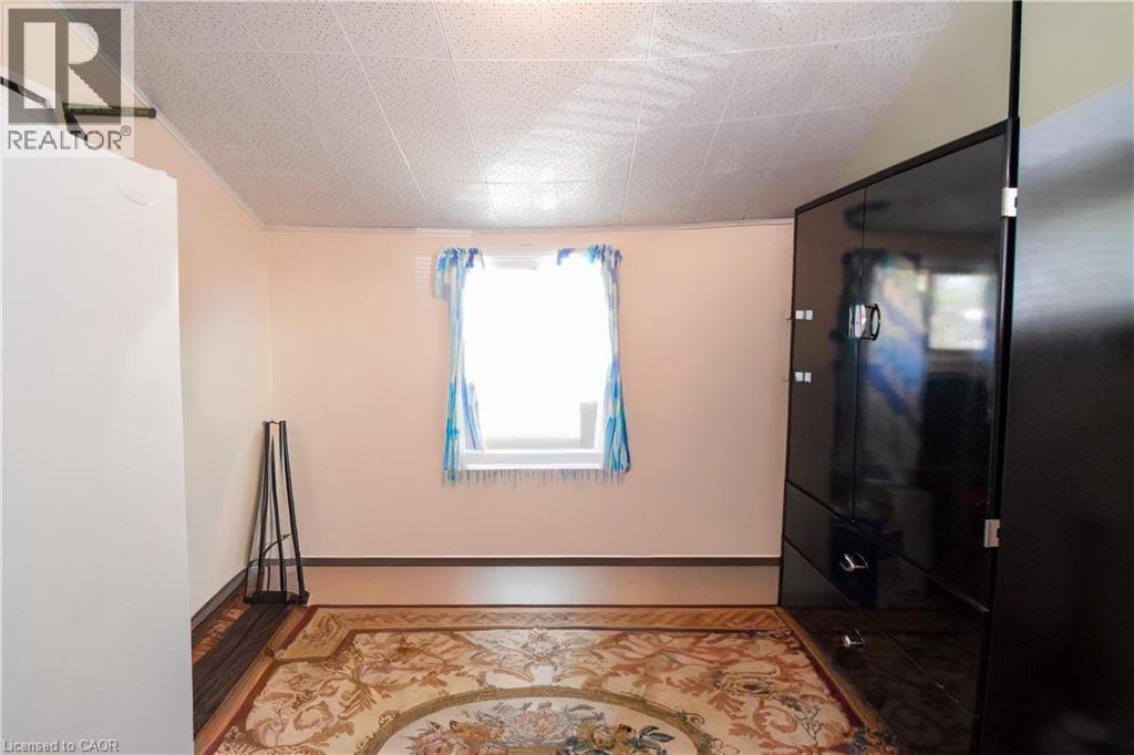 121 CROSS Street E - 15
