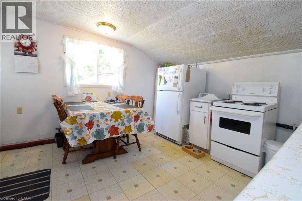 121 CROSS Street E - 18