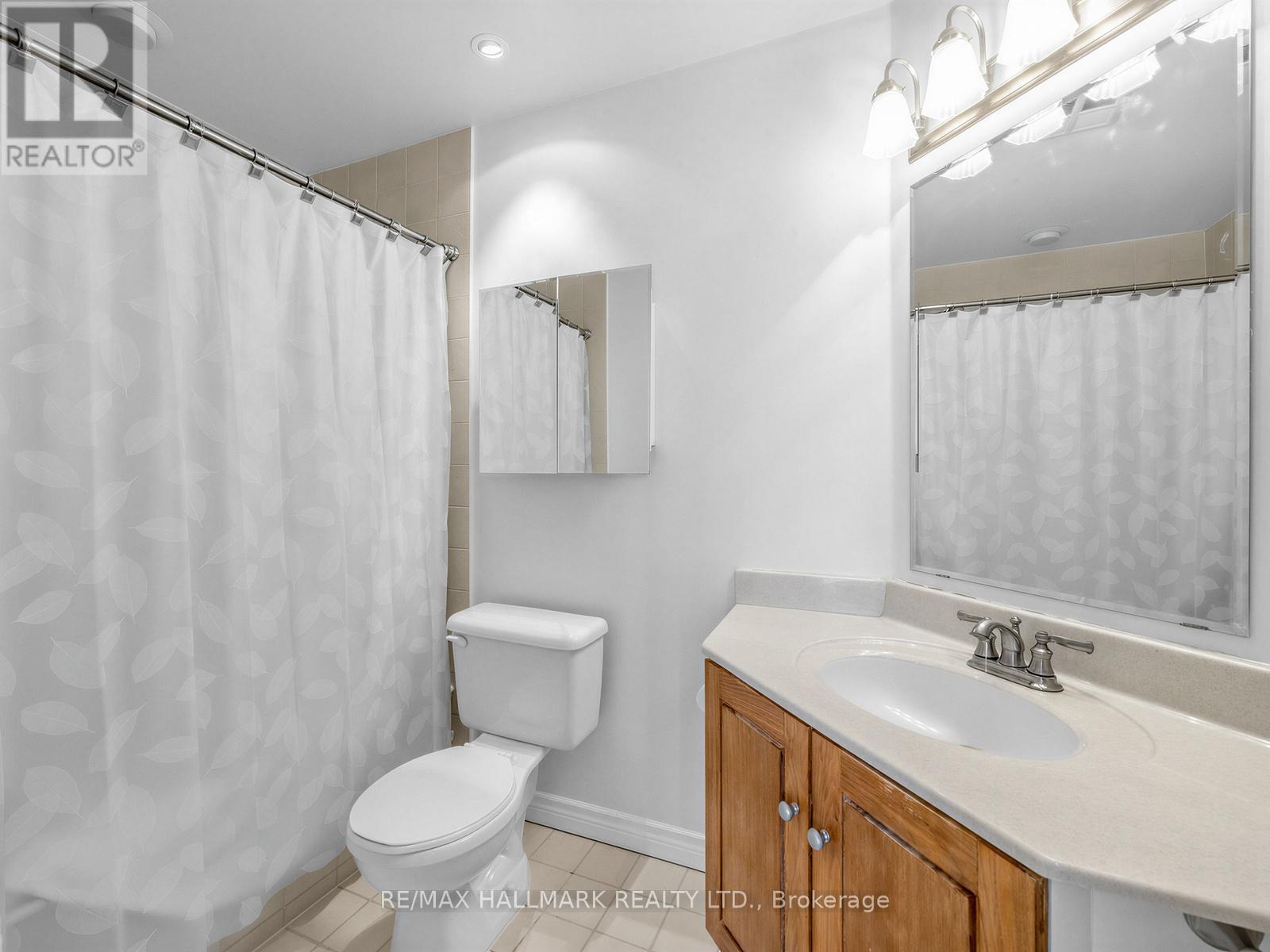 #724 1 LEASIDE PARK DRIVE - 17