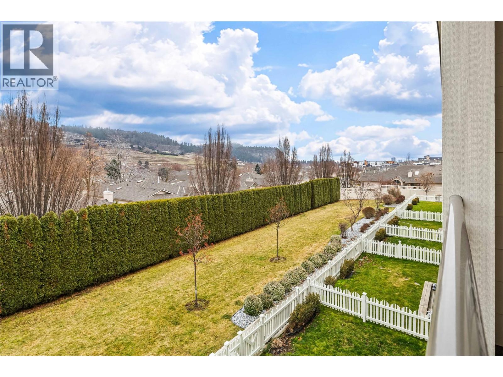 #305 567 YATES ROAD - 18