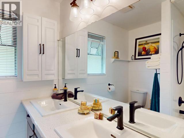 7889 HIGHWAY 101 - 7