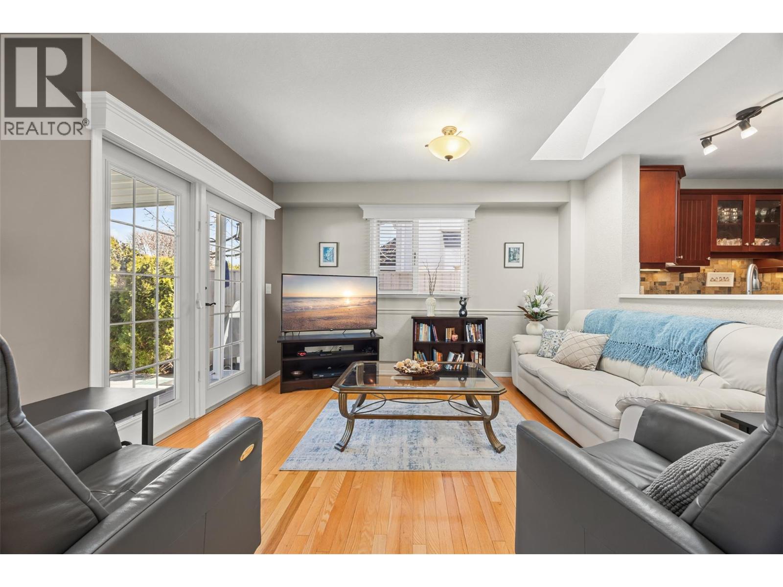 1384 NELSON Place, Kelowna