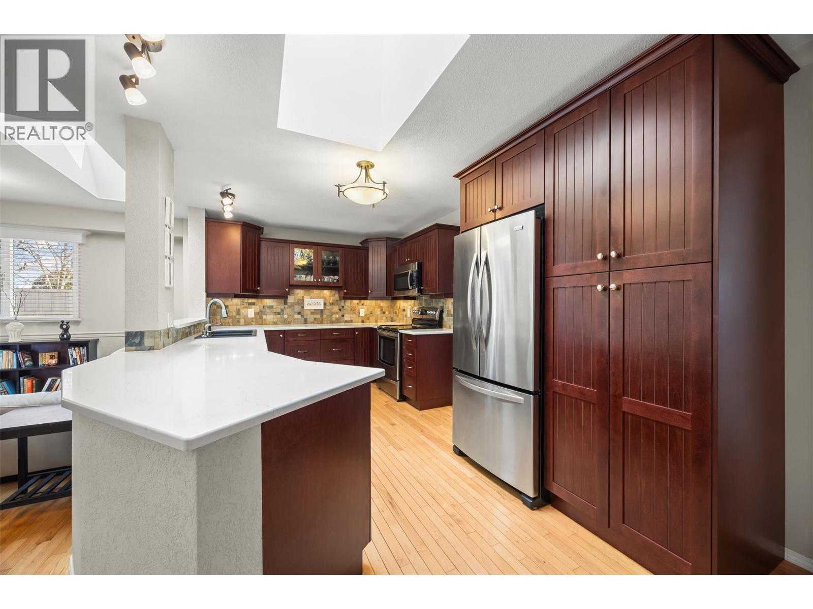 1384 NELSON Place, Kelowna