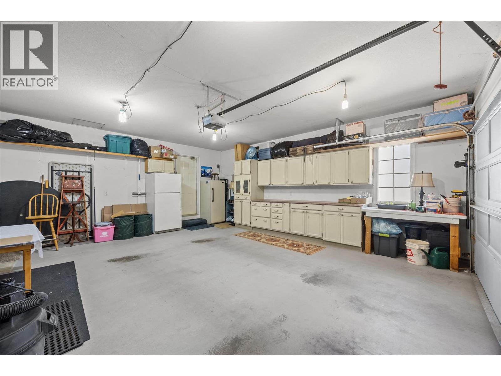 1384 NELSON Place, Kelowna