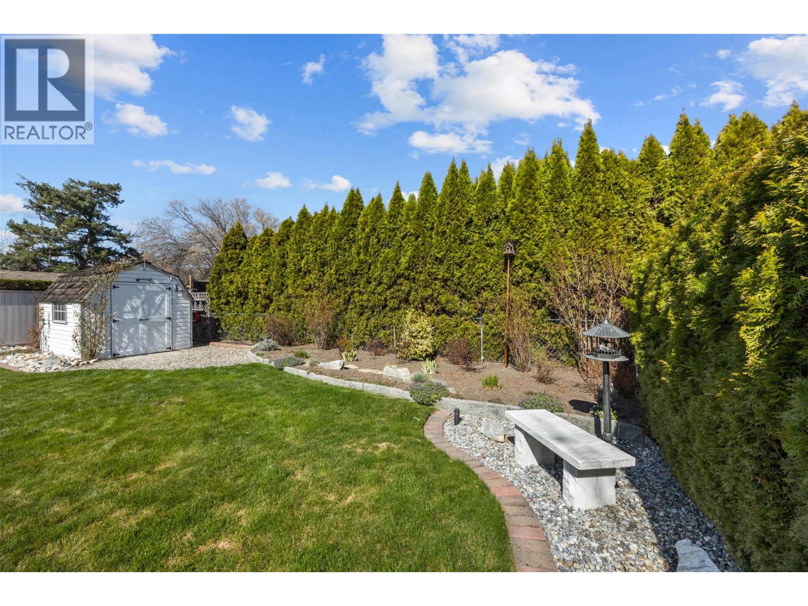 1384 NELSON Place, Kelowna