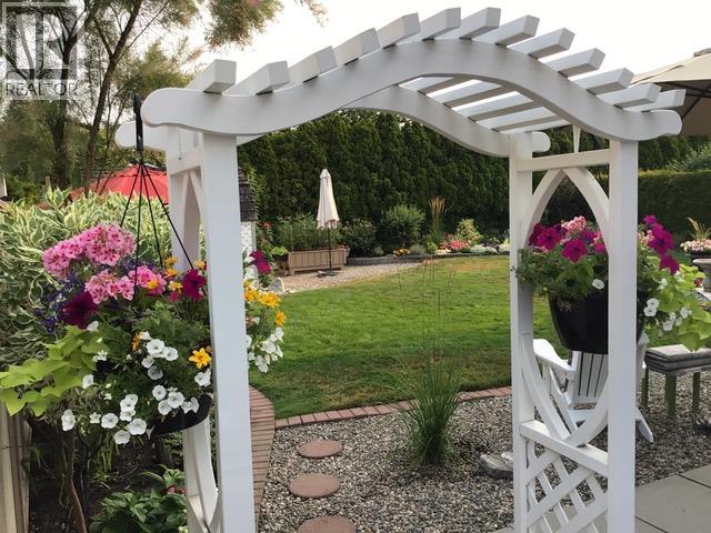 1384 NELSON Place, Kelowna