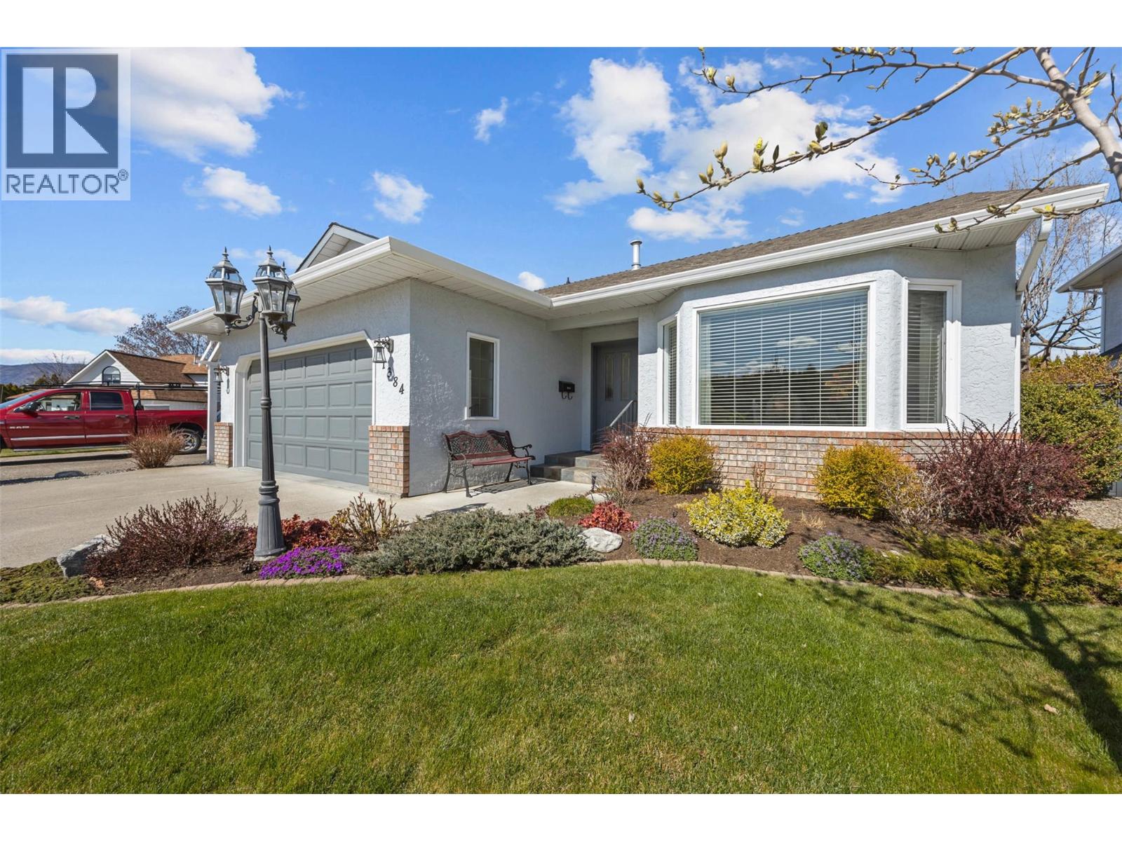 1384 NELSON Place, Kelowna