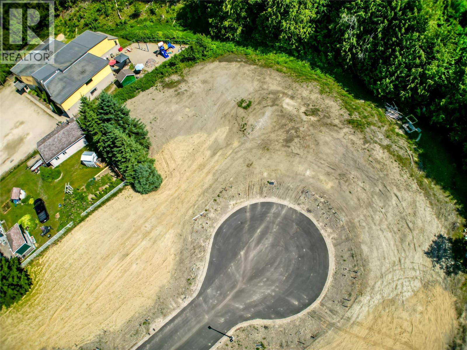  10-1445 Illecillewaet Road, Revelstoke