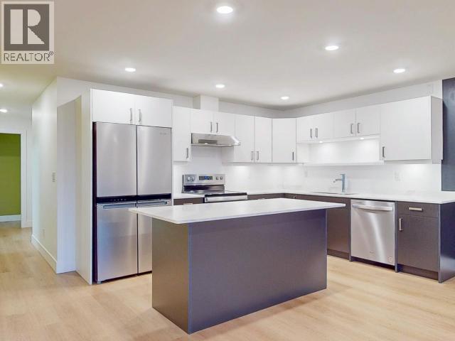 #B2 6900 BURNABY STREET - 9