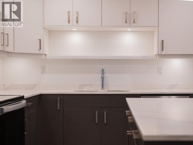 #B2 6900 BURNABY STREET - 12