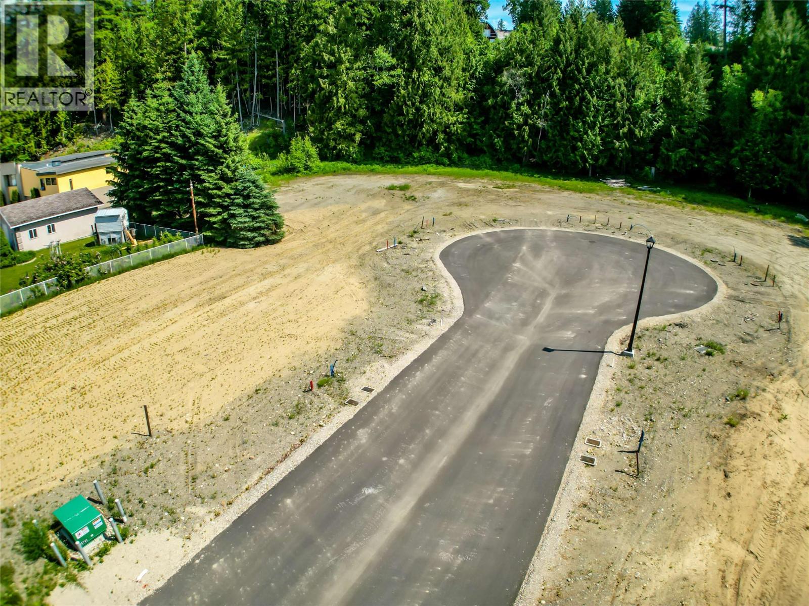  10-1445 Illecillewaet Road, Revelstoke