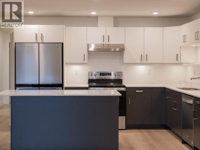 #B2 6900 BURNABY STREET - 7