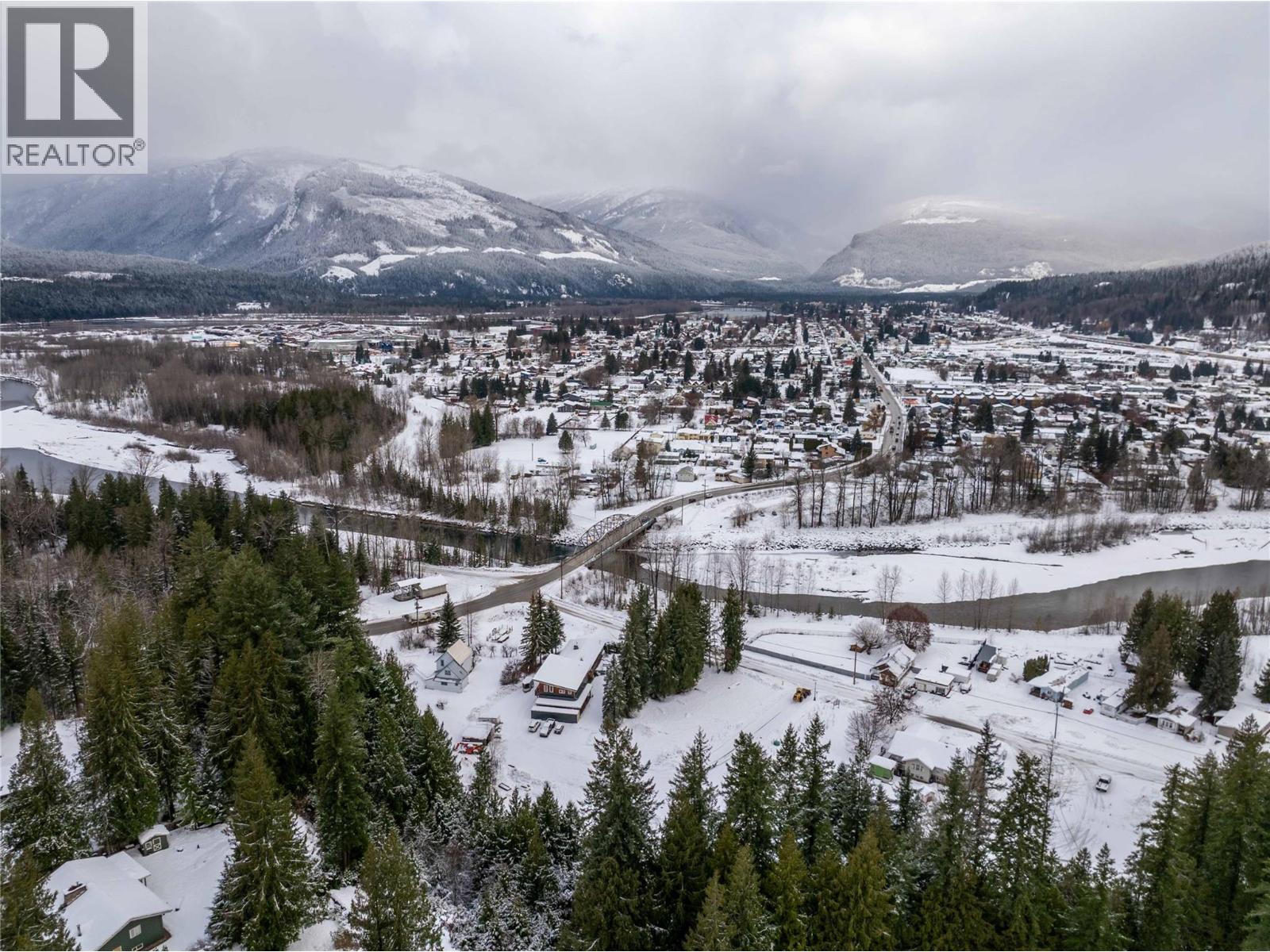  10-1445 Illecillewaet Road, Revelstoke