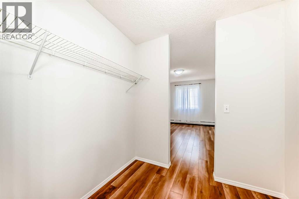 Single Family House for Sale in   Shawville Way SE Shawnessy Calgary 