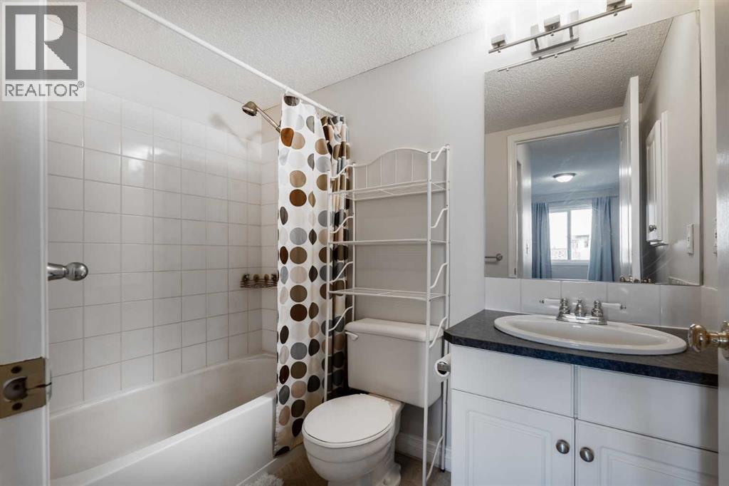 Single Family House for Sale in   Sierra Morena Mews SW Signal Hill Calgary 