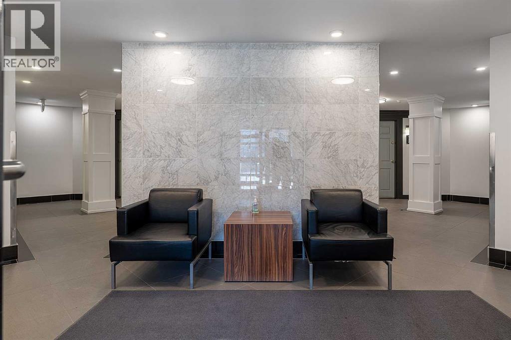 Single Family House for Sale in   Sierra Morena Mews SW Signal Hill Calgary 