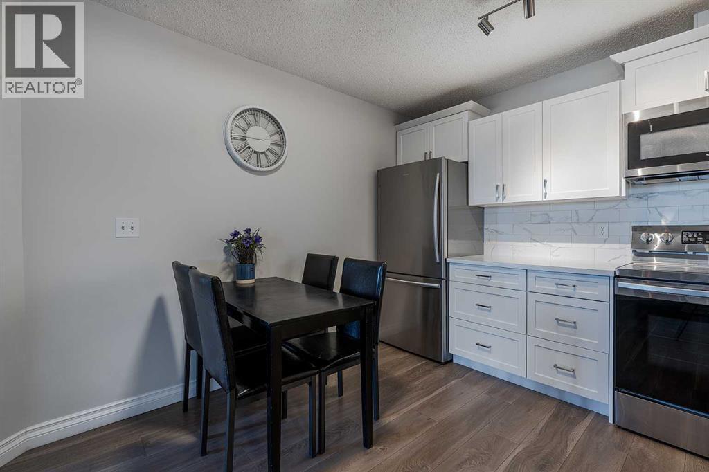 Single Family House for Sale in   Sierra Morena Mews SW Signal Hill Calgary 