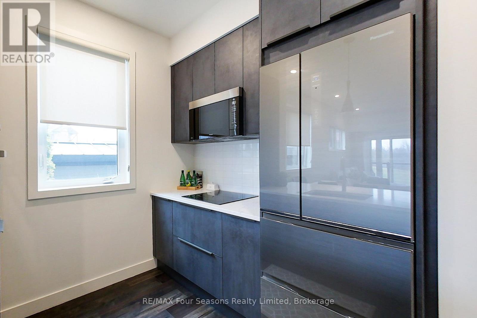 #107 12 BEAUSOLEIL LANE - 10