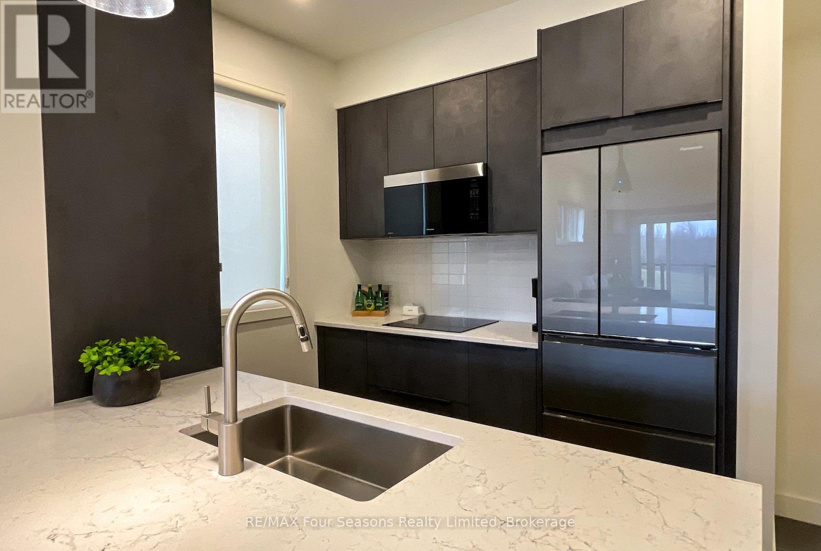 #107 12 BEAUSOLEIL LANE - 12