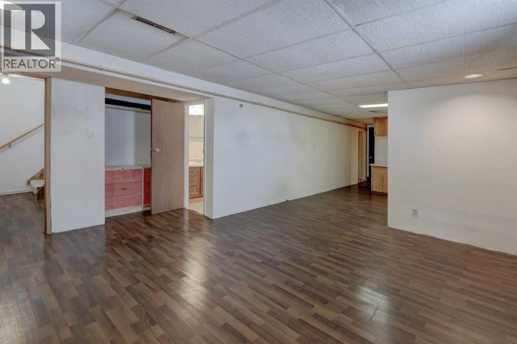 Single Family House Bungalow for Sale in  Forman Crescent SE Forest Heights Calgary 