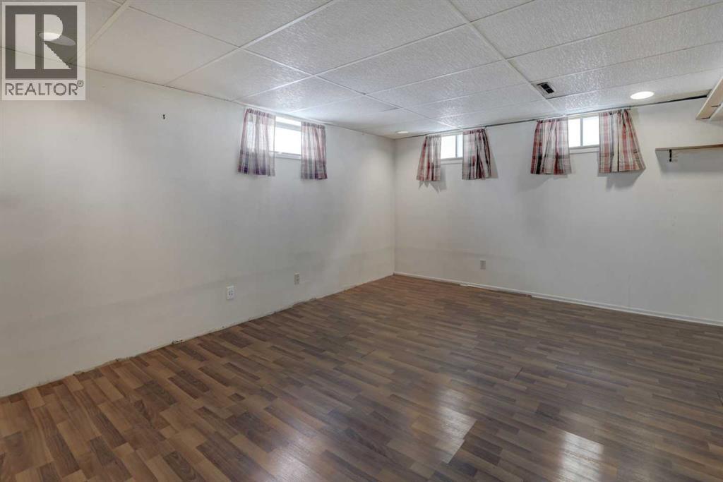 Single Family House Bungalow for Sale in  Forman Crescent SE Forest Heights Calgary 