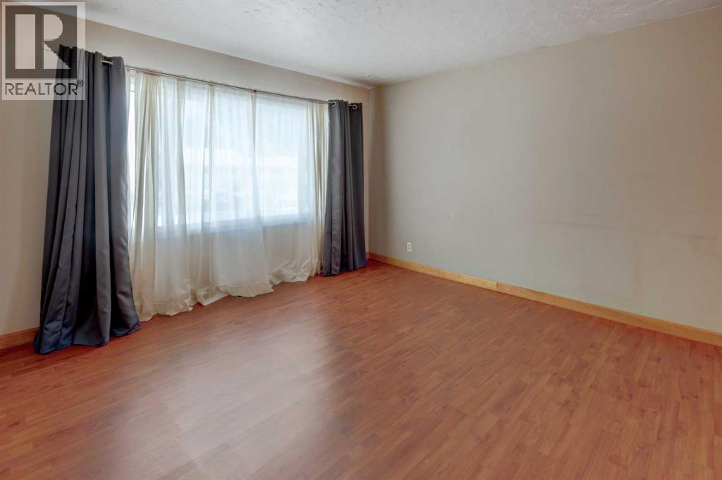 Single Family House Bungalow for Sale in  Forman Crescent SE Forest Heights Calgary 