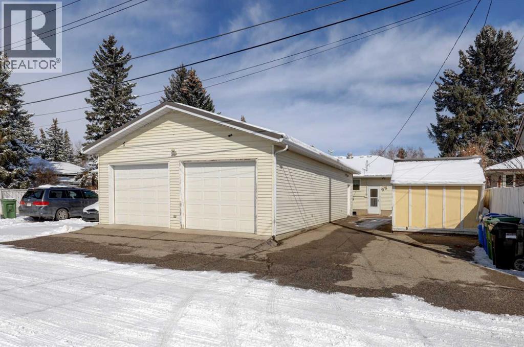 Single Family House Bungalow for Sale in  Forman Crescent SE Forest Heights Calgary 