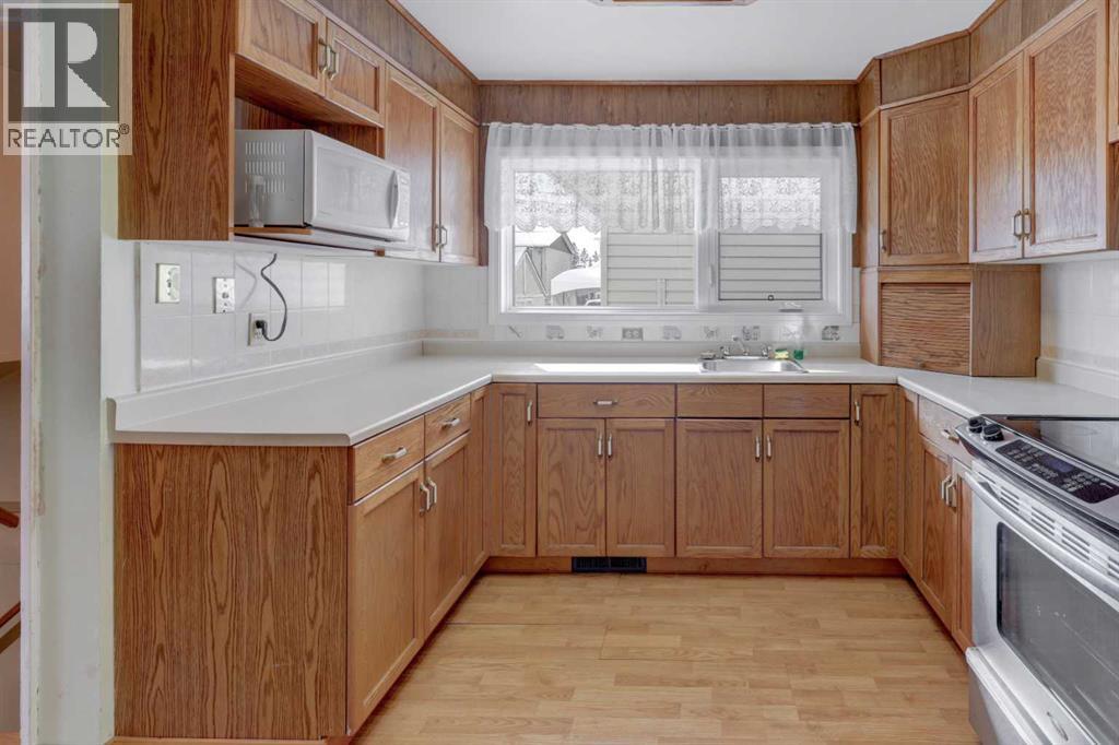 Single Family House Bungalow for Sale in  Forman Crescent SE Forest Heights Calgary 