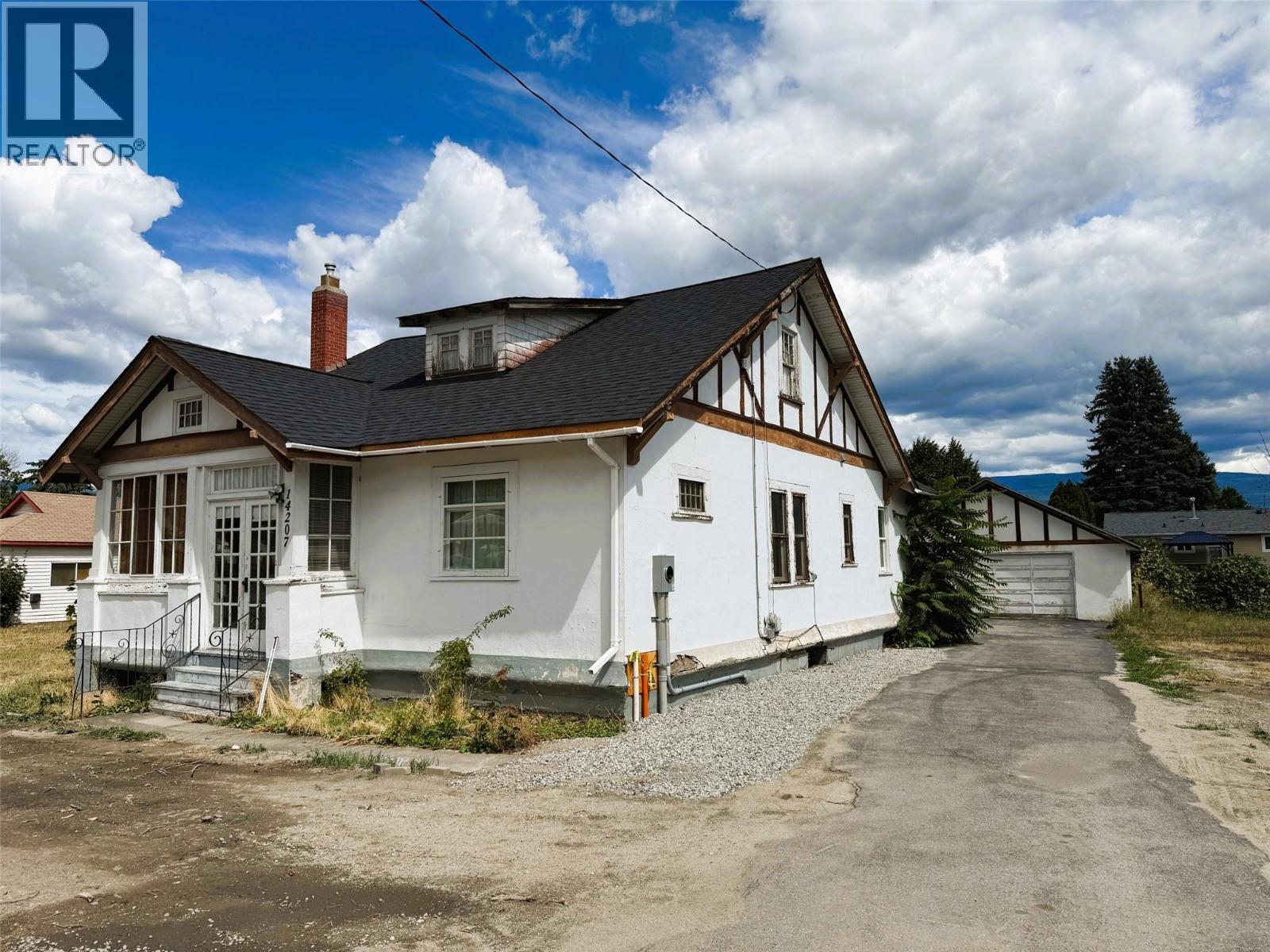 14207 Victoria Road North, Summerland