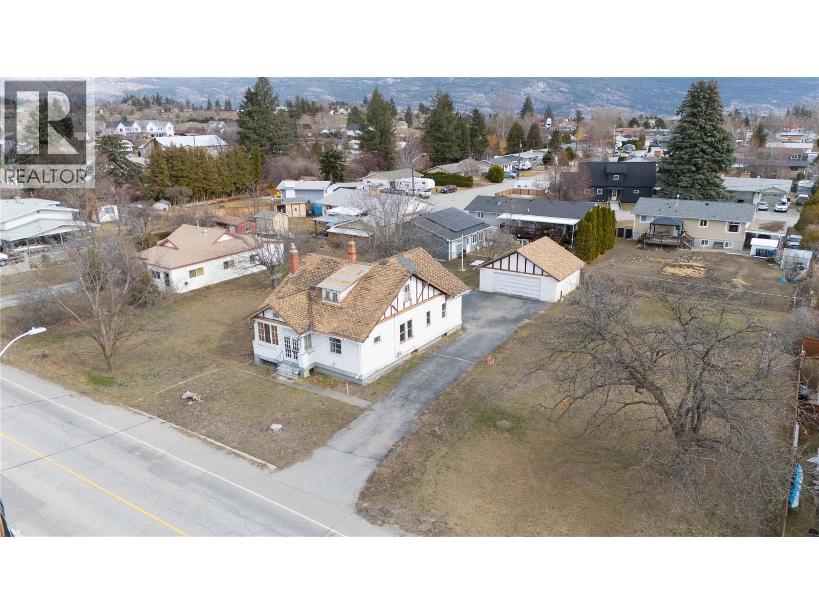 14207 Victoria Road N, Summerland