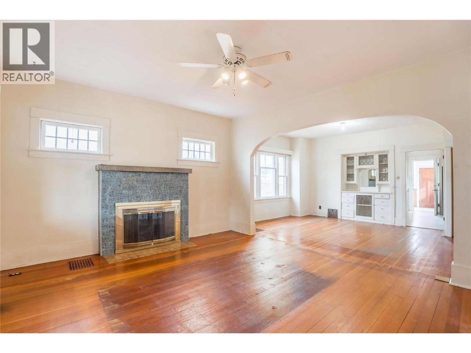 14207 Victoria Road N, Summerland