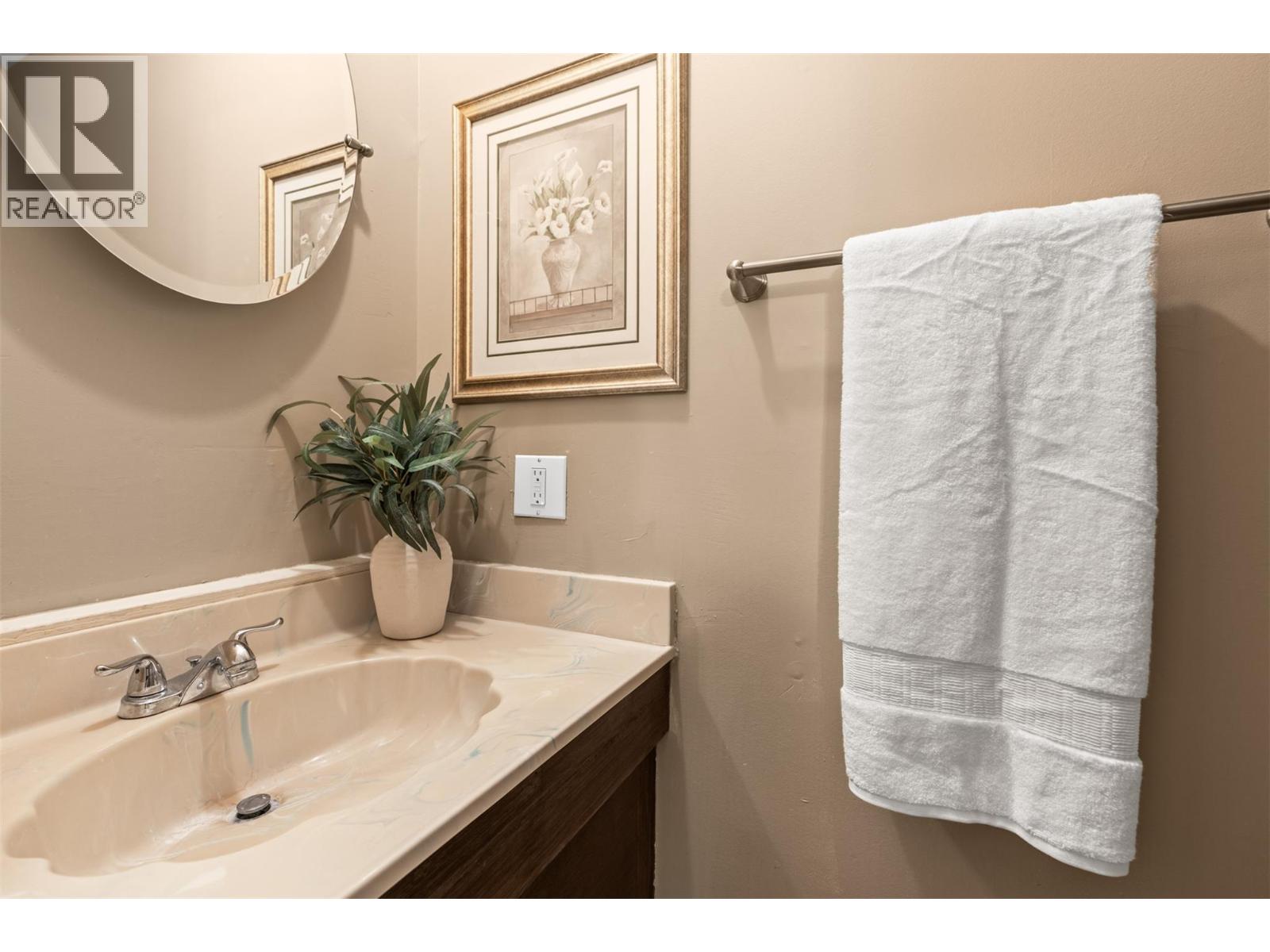 8997 Peters Road, Vernon