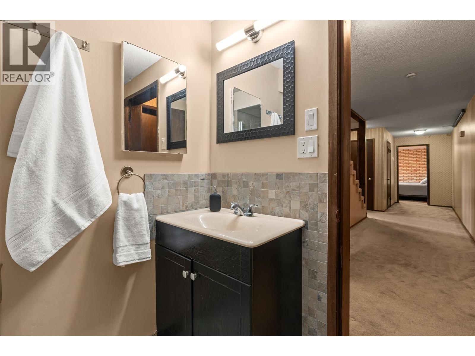 8997 Peters Road, Vernon