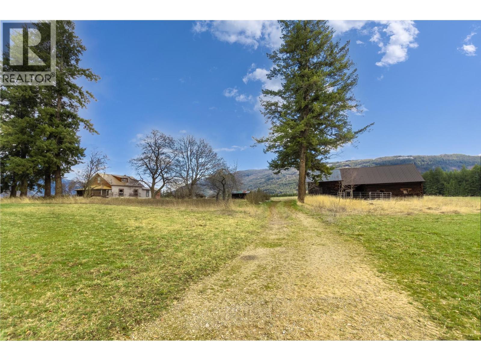 4820 30 Street NE, Salmon Arm