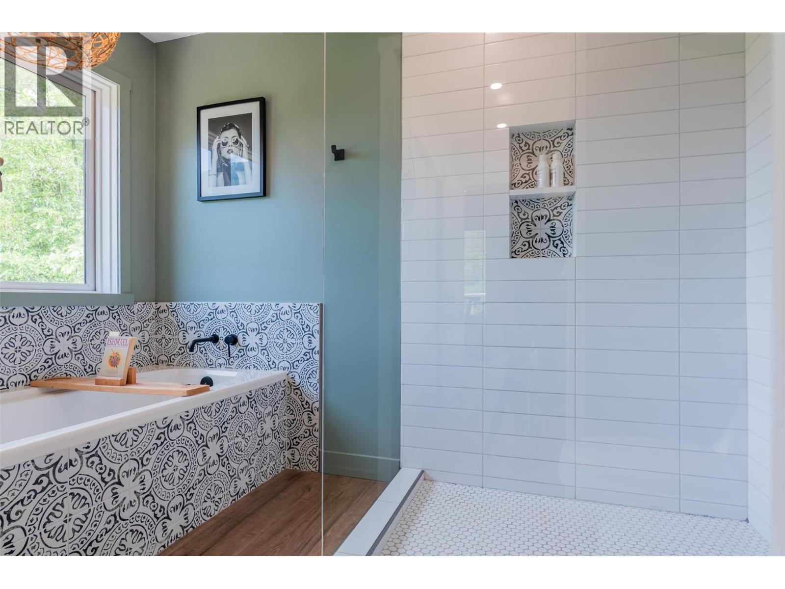 507 15TH AVENUE - 27