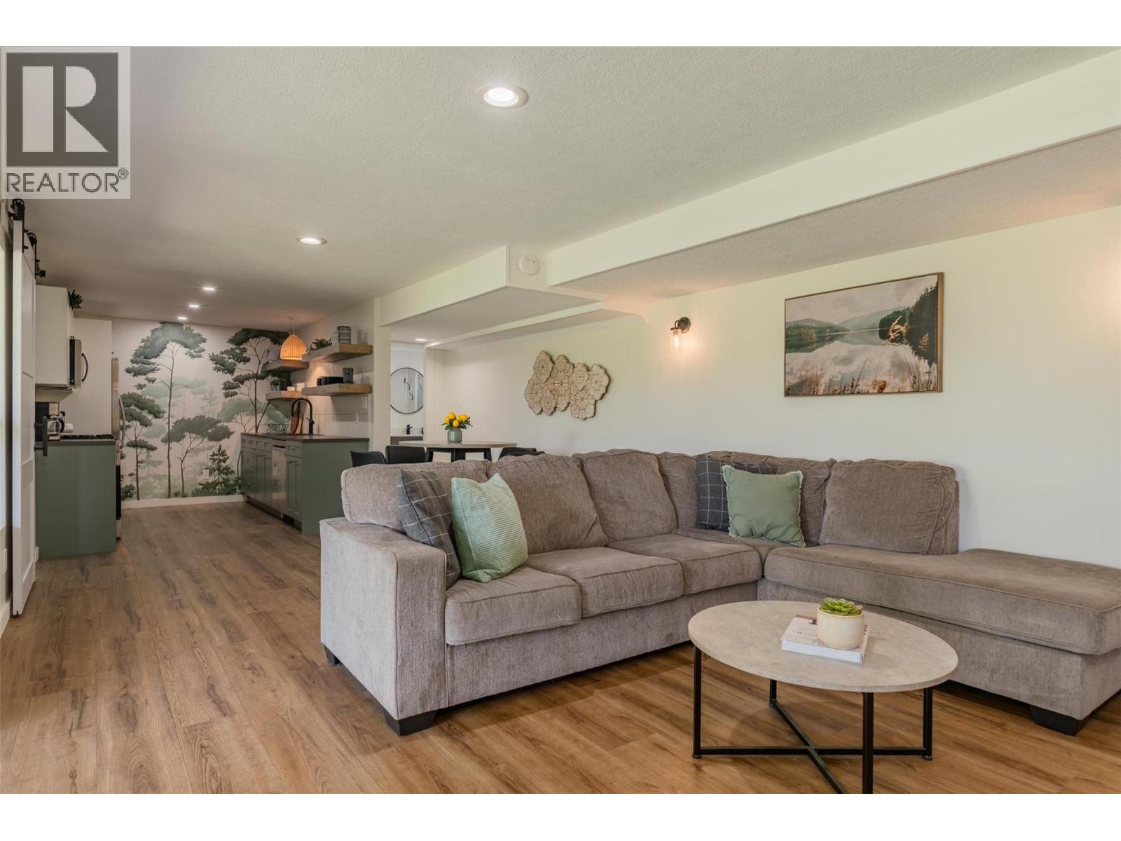 507 15TH AVENUE - 35