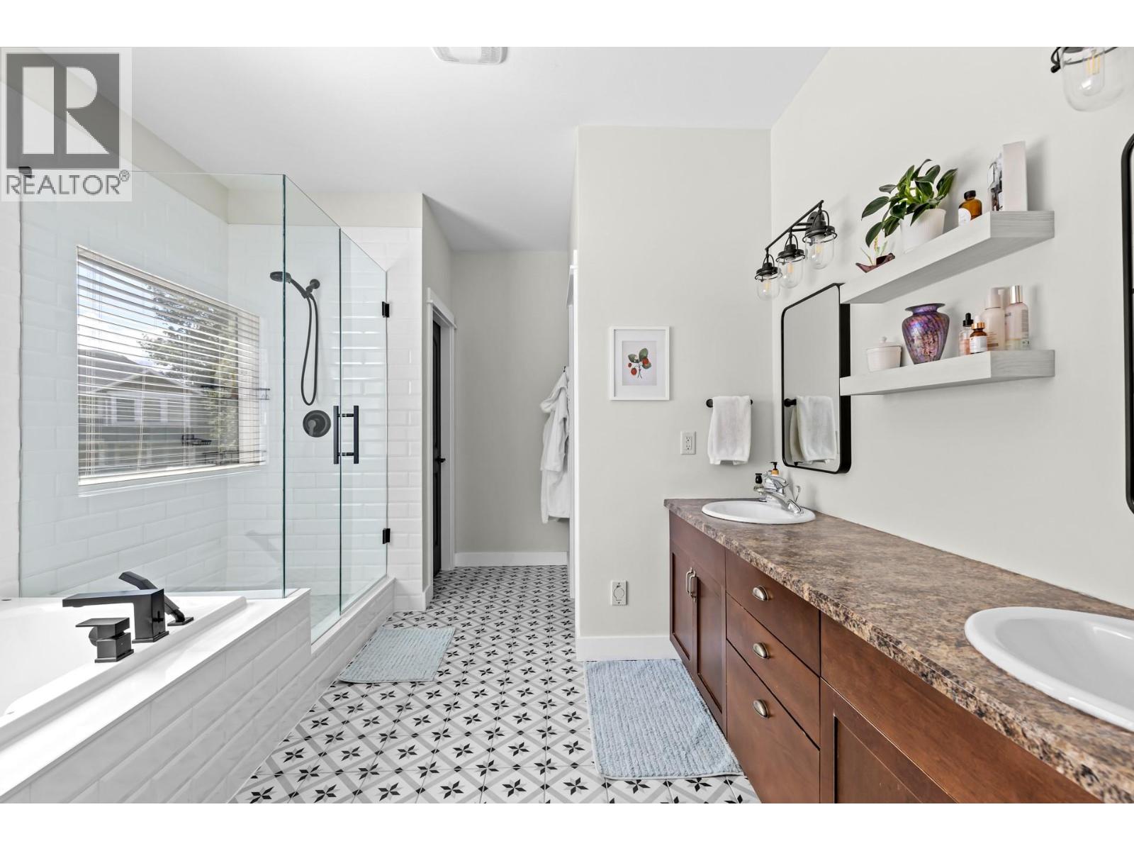 2079 Shelby Crescent, West Kelowna